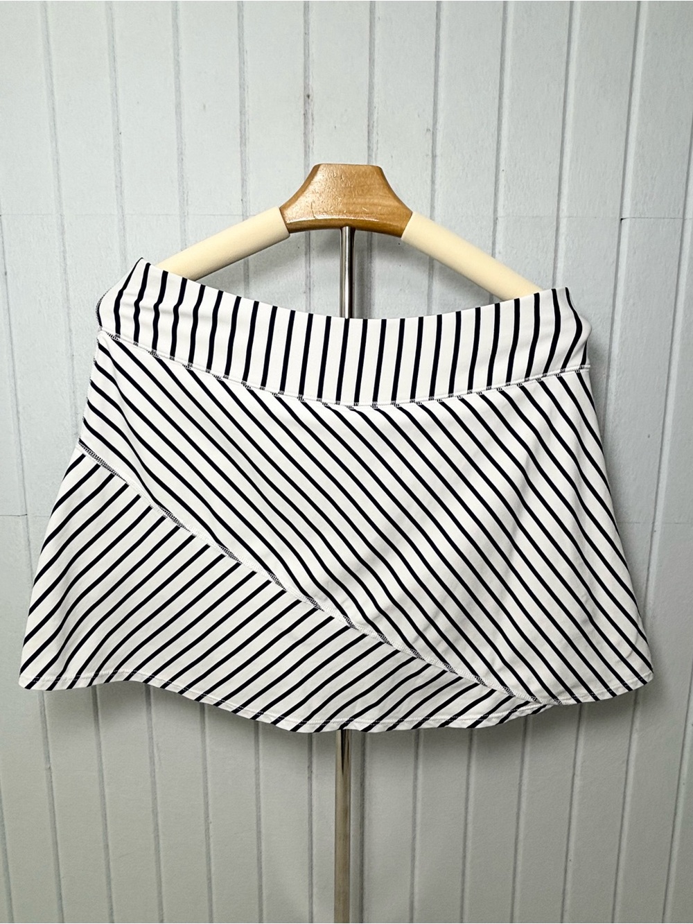 Southern Tide White and Navy Striped Skater Skirt Size‎ M